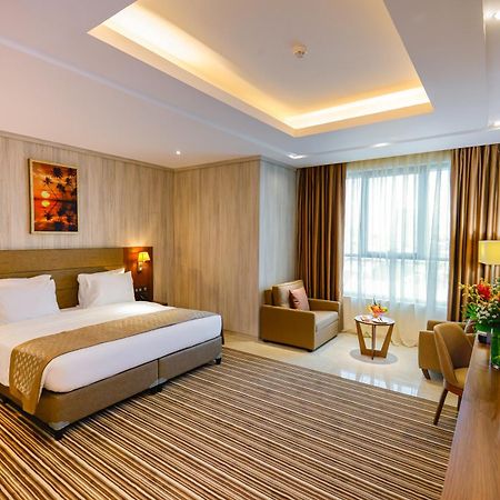 Byblos Hotel Abidjan Bagian luar foto