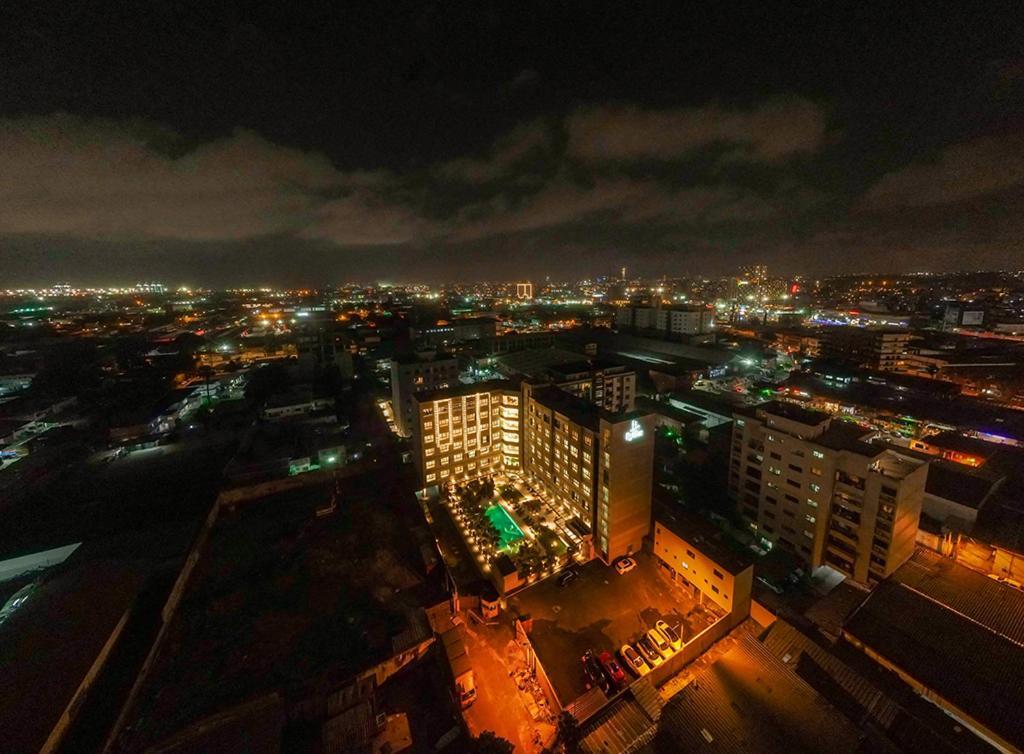 Byblos Hotel Abidjan Bagian luar foto