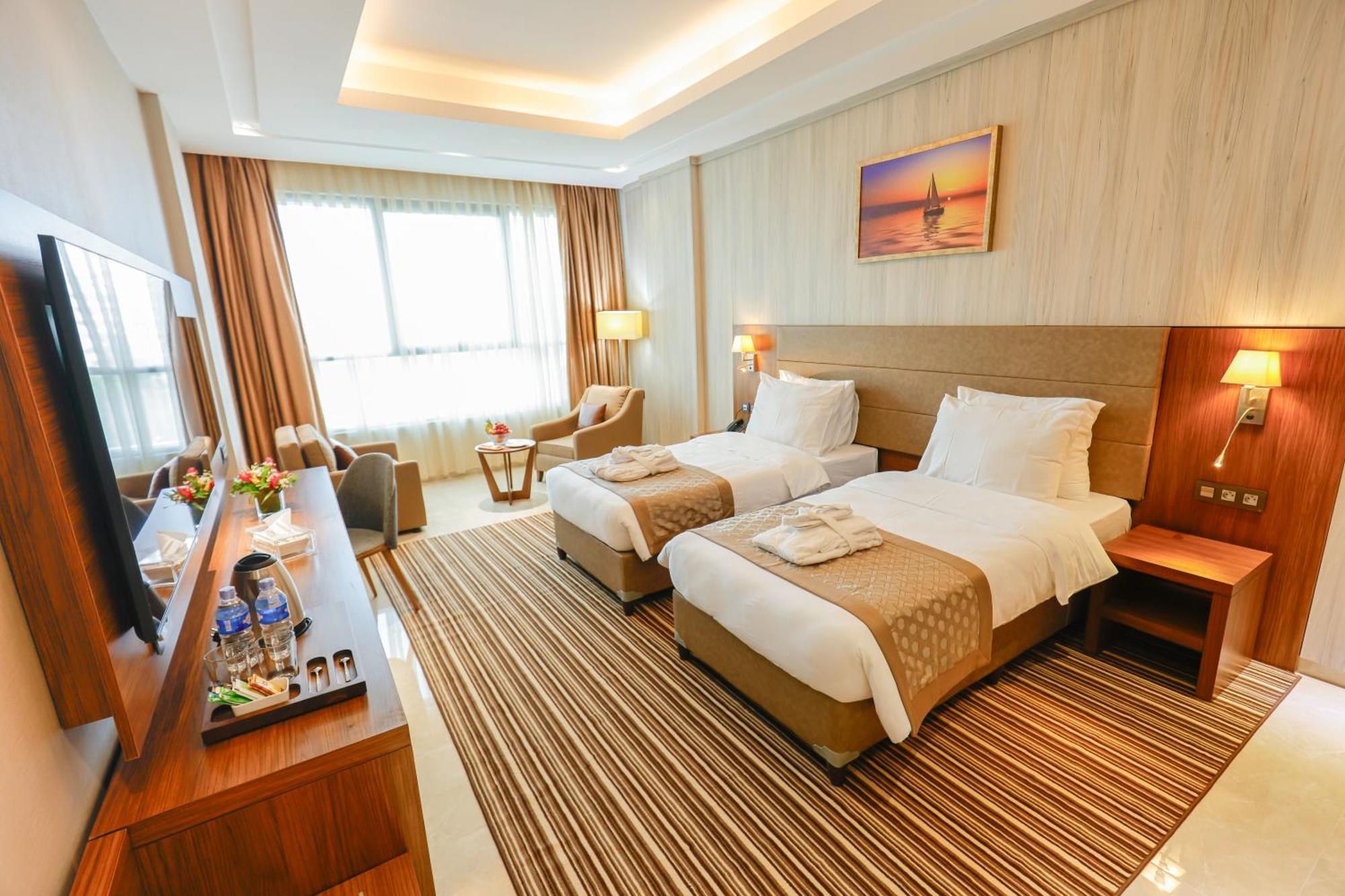 Byblos Hotel Abidjan Bagian luar foto