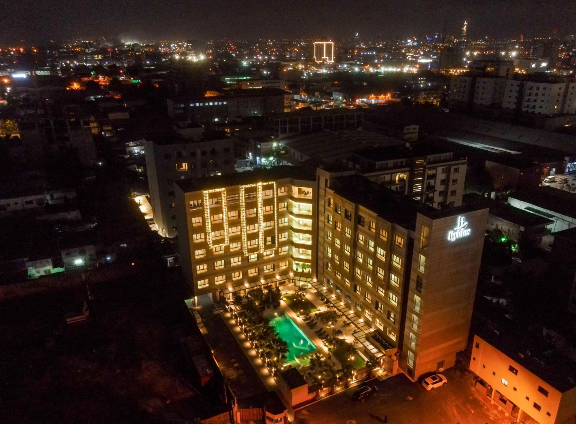 Byblos Hotel Abidjan Bagian luar foto