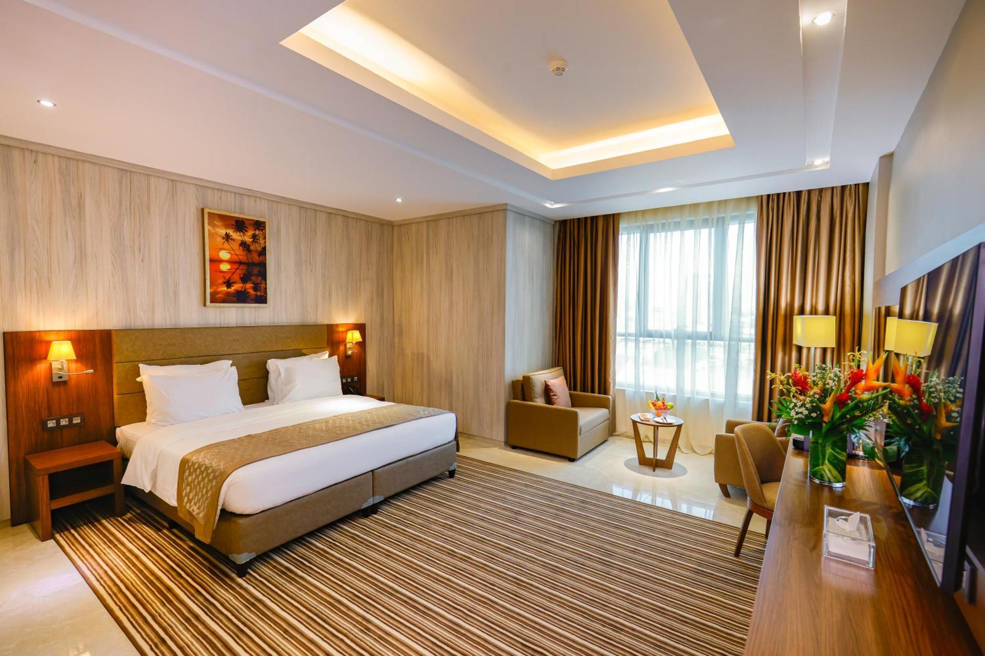Byblos Hotel Abidjan Bagian luar foto